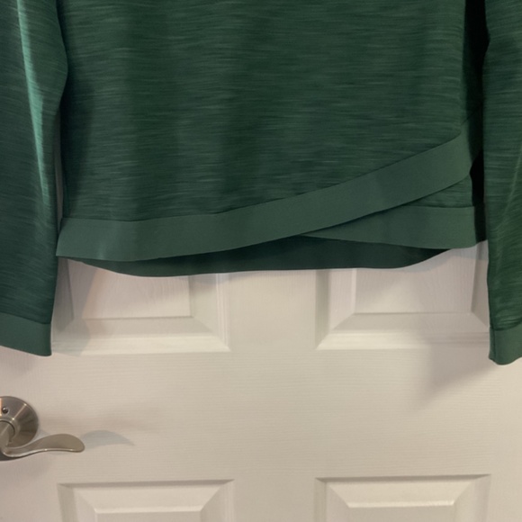 Green Bay Packers crop criss cross cowl neck sweatshirt, like new - Picture 4 of 4